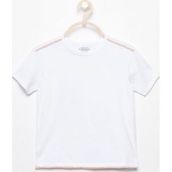 T-shirt z pomponikami - Biały. T-shirty damskie marki bonprix. W wyprzedaży za 14.99 zł.