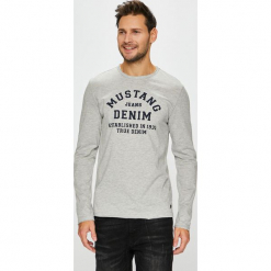 Mustang - T-shirt. Szare bluzki z długim rękawem męskie Mustang, z nadrukiem, z bawełny, z okrągłym kołnierzem. Za 139.90 zł.