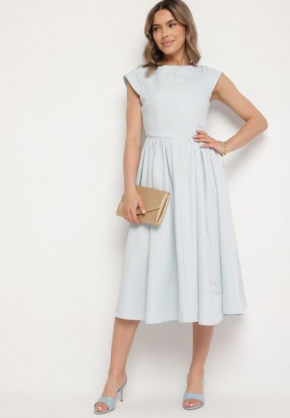 Niebieska Rozkloszowana Sukienka Vices z Dekoltem Typu Łódka Milasena. Niebieskie sukienki damskie Born2be, na co dzień, l, z aplikacjami, z jeansu, bez kołnierzyka, bez ramiączek, rozkloszowane. Za 139.99 zł.