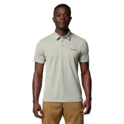 Koszulka polo z krótkim rękawem męska Nelson Point Polo. Zielone koszulki polo męskie Columbia, m, bez wzorów, z materiału, sportowe, bez ramiączek. Za 199.99 zł.