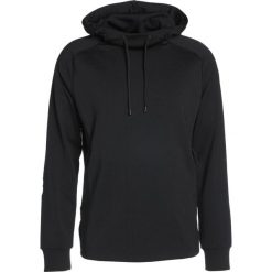 J.LINDEBERG ACT MIX TECH TERRY Bluza z kapturem black. Bluzy męskie marki J.LINDEBERG. W wyprzedaży za 471.20 zł.