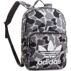 Plecak adidas - Bp Classic Camo DH1014 Multco. Szare plecaki damskie Adidas, z materiału, sportowe. W wyprzedaży za 129.00 zł.