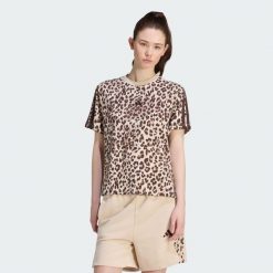Koszulka Seasonal Essentials Animal Print. Białe t-shirty damskie Adidas, xl, bez wzorów, z bawełny, klasyczne, bez kołnierzyka. Za 149.00 zł.