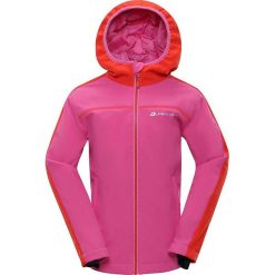 Kurtka softshellowa "Nootko 2" w kolorze różowym. Czerwone kurtki i płaszcze dla dziewczynek Alpine Pro, bez wzorów, z materiału, bez kaptura. W wyprzedaży za 241.95 zł.
