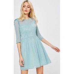 Answear - Sukienka Wild Nature. Szare sukienki damskie ANSWEAR, z poliesteru, eleganckie, z okrągłym kołnierzem. W wyprzedaży za 99.90 zł.