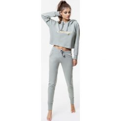 Cardio Bunny - Spodnie Pretty. Zielone spodnie sportowe damskie Cardio Bunny, z bawełny. W wyprzedaży za 159.90 zł.