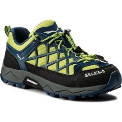 Trekkingi SALEWA - Wildfire 64007-8971 Poseidon/Cactus. Niebieskie półbuty chłopięce Salewa, bez wzorów, z materiału, bez zapięcia. W wyprzedaży za 289.00 zł.