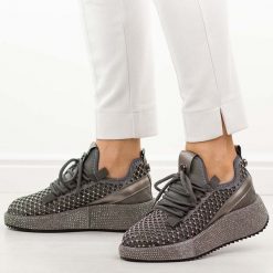 Szare sneakersy damskie Scaviola w572. Szare obuwie sportowe damskie Sca'viola, bez wzorów, z jeansu. Za 429.00 zł.