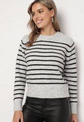 Jasnoszary Sweter w Paski o Klasycznym Kroju Rialira. Szare swetry damskie Born2be, uniwersalny, bez wzorów, z jeansu, eleganckie, bez kołnierzyka, bez ramiączek, długie, bez kaptura. Za 139.99 zł.