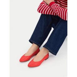 Baleriny Lasocki. Czerwone baleriny damskie Lasocki, bez wzorów, bez obcasa. Za 149.99 zł.