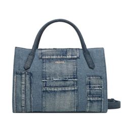 Torebka Guess. Niebieskie torebki do ręki damskie Guess, z aplikacjami, klasyczne, bez dodatków. Za 679.99 zł.