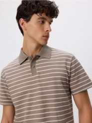 Koszulka polo comfort w paski - beżowy. Brązowe koszulki polo męskie Reserved, l, bez wzorów, z bawełny, bez ramiączek. Za 119.99 zł.