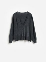 Sweter z dodatkiem wełny - ciemnoszary. Szare swetry damskie Reserved, l, bez wzorów, z dzianiny, bez kołnierzyka, bez ramiączek, bez kaptura. Za 119.99 zł.