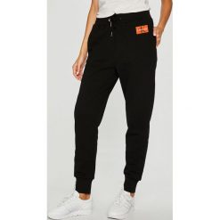Calvin Klein Jeans - Spodnie. Szare jeansy damskie Calvin Klein Jeans. Za 399.90 zł.