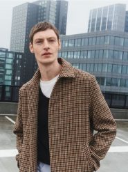 Płaszcz z wełną - inny. Płaszcze męskie Reserved, l, bez wzorów, z tkaniny, bez kaptura. W wyprzedaży za 139.99 zł.