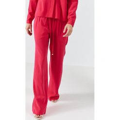 Simple - Spodnie. Szare spodnie materiałowe damskie marki Simple. W wyprzedaży za 279.90 zł.