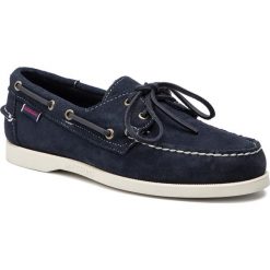 Mokasyny SEBAGO - Docksides Portland Suede 7000G90 Blue Navy 908. Niebieskie mokasyny męskie Sebago, z materiału, eleganckie, bez zapięcia. W wyprzedaży za 399.00 zł.