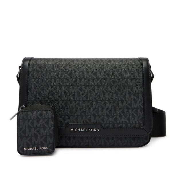 Saszetka MICHAEL Michael Kors. Czarne saszetki męskie MICHAEL Michael Kors, młodzieżowe, małe. Za 894.99 zł.