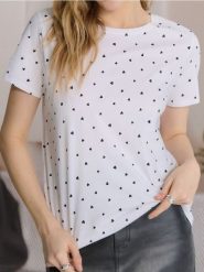 Koszulka z nadrukiem w serca - kremowy. Białe t-shirty damskie Sinsay, l, bez wzorów, bez kołnierzyka. W wyprzedaży za 8.99 zł.