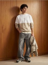 Bluza crewneck z domieszką bawełny - biały. Białe bluzy męskie Sinsay, l, bez wzorów, z bawełny, bez kaptura. Za 49.99 zł.