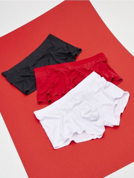 Bokserki 3 pack - czerwony. Czerwone bokserki męskie Sinsay, l, bez wzorów, z elastanu. Za 39.99 zł.