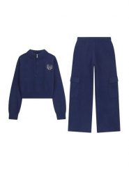 Guess Komplet sweter i spodnie materiałowe J6BG01 Z1287 Granatowy Regular Fit. Niebieskie swetry dla dziewczynek Guess, z aplikacjami, z materiału, bez kołnierzyka, bez ramiączek, bez kaptura. Za 394.99 zł.