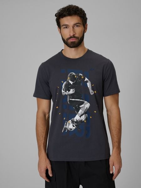 4F T-shirt regular z nadrukiem męski - szary M. Szare koszulki sportowe męskie 4f, m, bez wzorów, z bawełny, bez kołnierzyka, bez ramiączek. Za 69.99 zł.