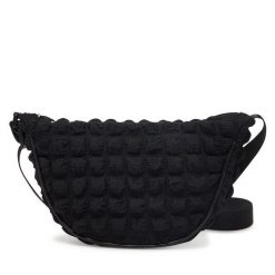 Torebka Pieces. Czarne torebki do ręki damskie Pieces, bez wzorów, klasyczne, bez dodatków. Za 79.99 zł.