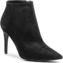 Botki L37 - Super Stylish SS75 Black. Czarne kozaki damskie L37, z materiału, bez obcasa. W wyprzedaży za 409.00 zł.