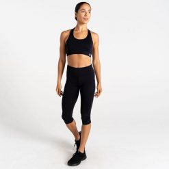 Legginsy turystyczne damskie Influential 3/4. Brązowe legginsy damskie Dare 2b, bez wzorów. W wyprzedaży za 119.99 zł.