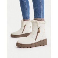 Botki Go Soft. Białe botki damskie GO SOFT, bez obcasa, na koturnie, bez zapięcia. Za 259.99 zł.