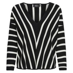 ONLY Damski sweter AYA 7/8 z dekoltem w szpic Knt Black (rozmiar S). Czarne swetry damskie Only, s, bez wzorów, z materiału, bez kołnierzyka, bez ramiączek, bez kaptura. W wyprzedaży za 95.00 zł.