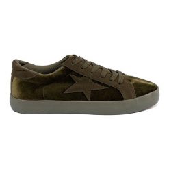 Seastar Ciemnozielone trampki damskie z gwiazdką. Trampki i tenisówki damskie bez wzorów, sportowe, bez zapięcia. Za 73.16 zł.