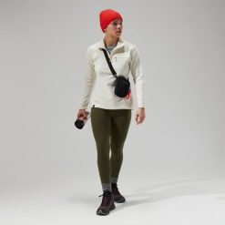 Bluza polarowa damska Berghaus Prism 2.0 Micro. Białe bluzy sportowe damskie Berghaus, bez wzorów, z polaru, bez kaptura, trekkingowe. Za 199.99 zł.