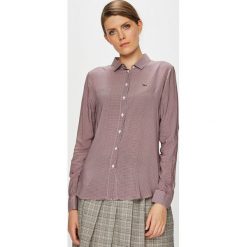 Lacoste - Koszula. Szare koszule damskie Lacoste, z tkaniny, casualowe, z klasycznym kołnierzykiem, z długim rękawem. W wyprzedaży za 359.90 zł.