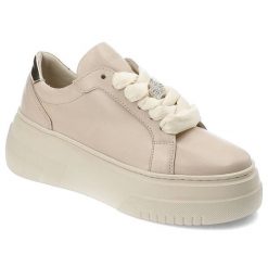 Beżowe Sneakersy Chebello Modne Buty Damskie. Brązowe półbuty damskie CheBello, z aplikacjami, z jeansu, eleganckie, bez obcasa, na platformie, bez zapięcia. Za 458.99 zł.