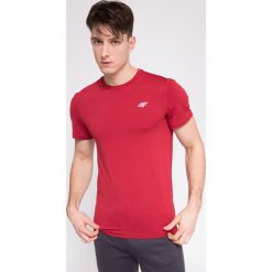 Koszulka treningowa męska TSMF301 - czerwony melanż. Koszulki sportowe męskie marki 4f. W wyprzedaży za 59.99 zł.