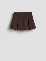 Gładkie spódnico-szorty - ciemnobrązowy. Brązowe szorty damskie Reserved, l, bez wzorów, z tkaniny. Za 99.99 zł.