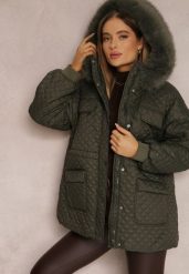 Ciemnozielona Kurtka z Futrzanym Kapturem i Drobnym Pikowaniem Obtashe. Zielone kurtki damskie Renee, l, bez wzorów, z futra. Za 189.99 zł.