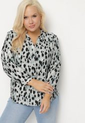 Niebieska Koszula z Wiskozą w Panterkę z Dekoltem w Serek Norlivis. Niebieskie bluzki damskie Born2be, plus size, bez wzorów, z jeansu, eleganckie, bez kołnierzyka, plus size, bez ramiączek. Za 69.99 zł.