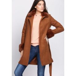 Brązowy Płaszcz Extend. Brązowe płaszcze damskie Born2be, na jesień. Za 329.99 zł.