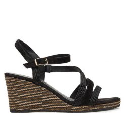 Espadryle Tamaris. Czarne sandały damskie Tamaris, bez wzorów, bez obcasa, bez zapięcia. Za 249.99 zł.