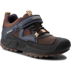 Półbuty GEOX - J N.Savage B.B Abx C J841WC 011BC C0947 D Brown/Navy. Półbuty chłopięce marki Geox. W wyprzedaży za 229.00 zł.