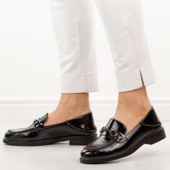 Czarne lakierowane skórzane mokasyny damskie Vinceza 18117. Czarne mokasyny damskie VINCEZA, z jeansu, biznesowe. Za 219.00 zł.