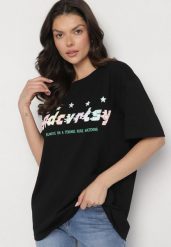 Czarny Oversizowy T-shirt z Napisem z Przodu i Gwiazdami na Plecach Ilanlith. Czarne bluzki damskie Born2be, l, bez wzorów, z jeansu, klasyczne, bez kołnierzyka. Za 49.99 zł.