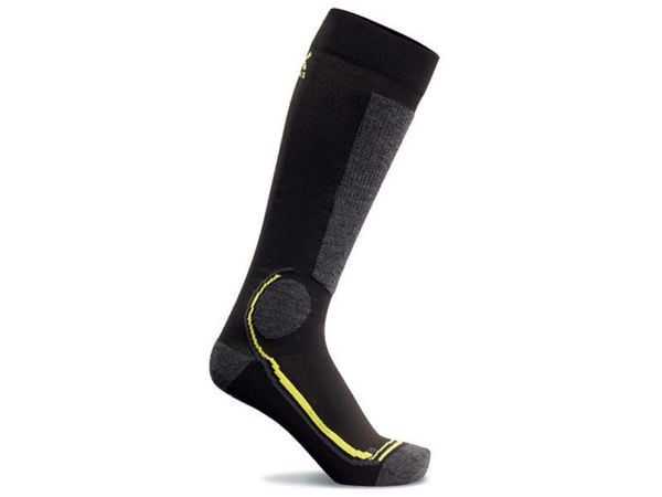 Skarpety Volkl Ski Kneehigh Comfort Black 2020. Czarne skarpety damskie Völkl, bez wzorów, z materiału. Za 49.00 zł.