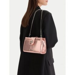 Torebka MEXX. Czerwone kopertówki damskie Mexx, bez wzorów, bez dodatków. Za 169.99 zł.