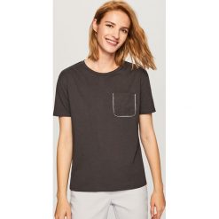 T-shirt z imitacją kieszonki - Szary. T-shirty damskie marki DOMYOS. W wyprzedaży za 29.99 zł.