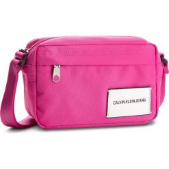 Torebka CALVIN KLEIN JEANS - Sport Essential Came K40K400393 621. Listonoszki damskie marki Calvin Klein Jeans. W wyprzedaży za 229.00 zł.