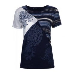 Desigual T-Shirt Damski M Ciemnoniebieski. Niebieskie t-shirty damskie Desigual, z kontrastowym kołnierzykiem. W wyprzedaży za 179.00 zł.